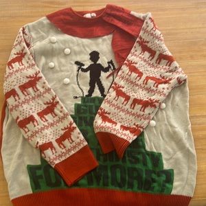 Home alone, Christmas sweater